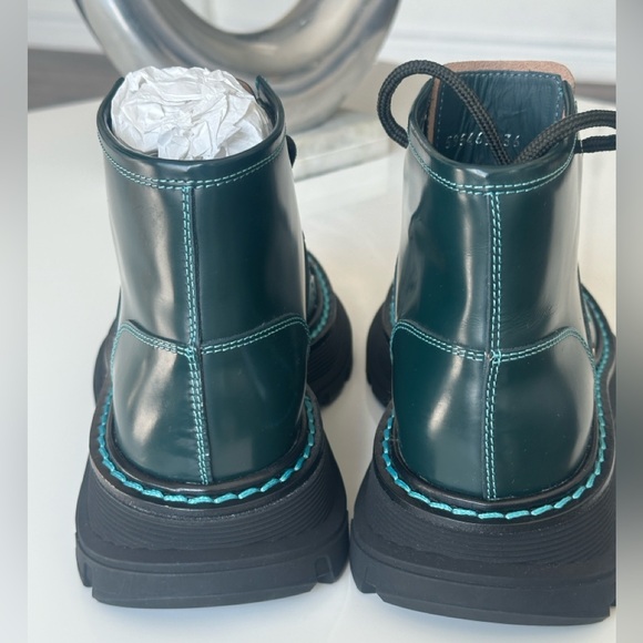 Alexander McQueen Blue Tread Lace-Up Boots - Picture 4 of 8